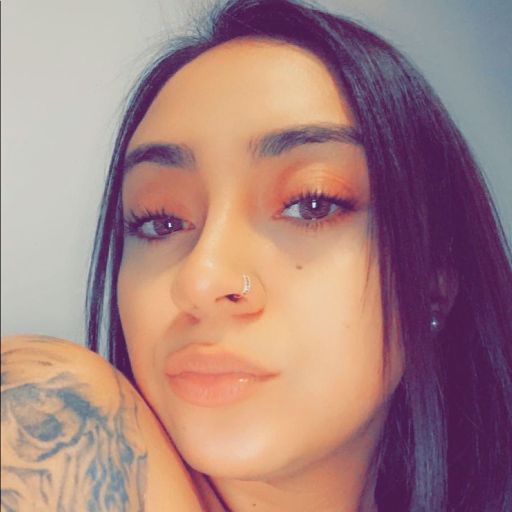 Meet your Posher, Liana